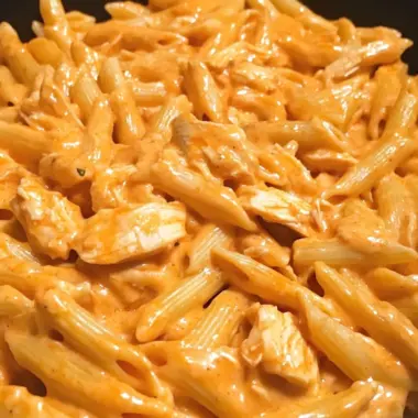Creamy Spicy Buffalo Chicken Pasta Skillet