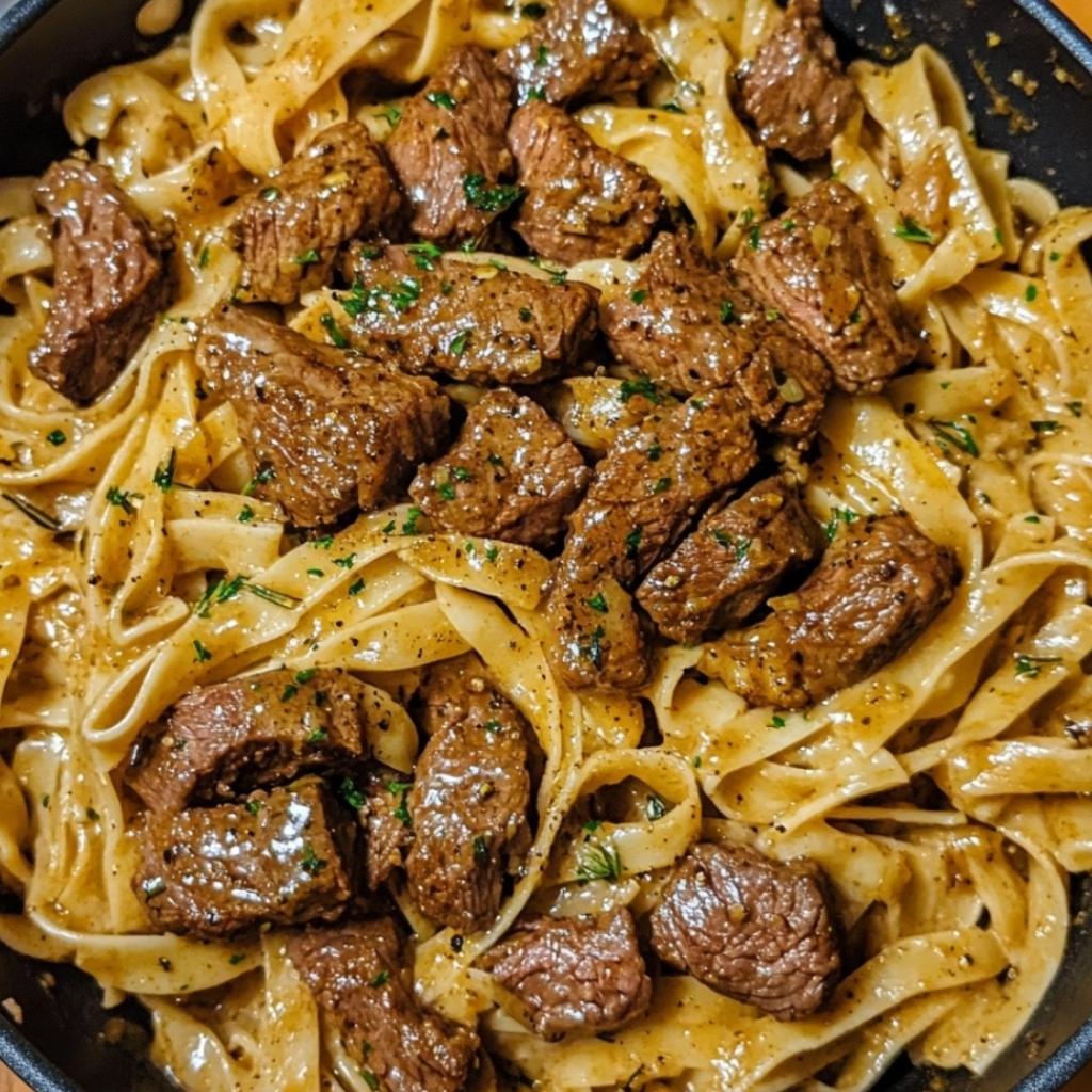 One Pan Creamy Cajun Honey Garlic Steak Pasta 2